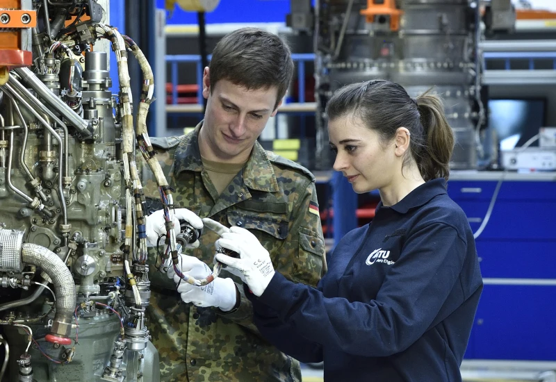 MTU und Bundeswehr feiern 20 Jahre EJ200-Kooperation