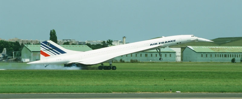 Flying in the Concorde, the fastest of passenger jets