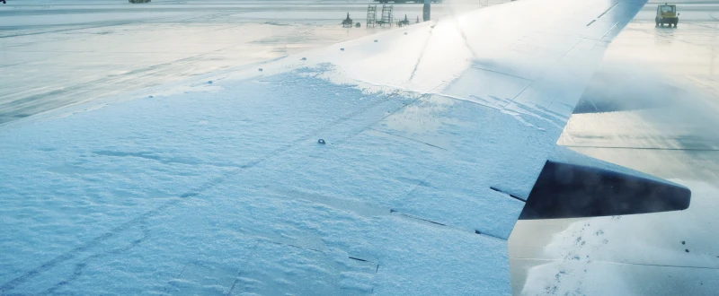 Flugzeugenteisung: Mit Dusche und Laser gegen den Frost