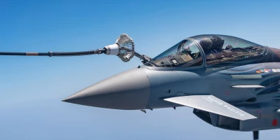 How aerial refueling works for military aircraft