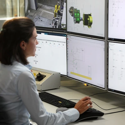Tests in the new multifunctional rotation test facility are managed from the control room.