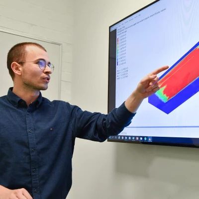 Pere Massanés Padró is working on a simu­lation model that can calculate tool wear in advance.