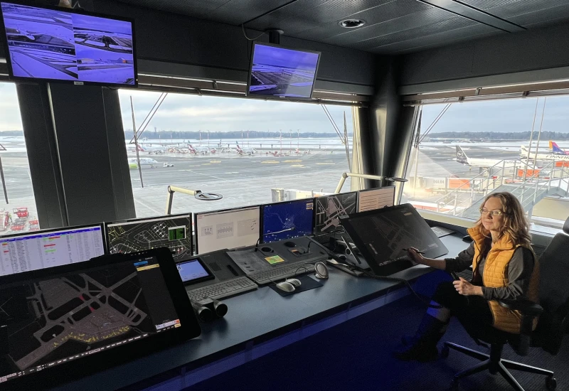 Behind the scenes at the airport: The apron controller