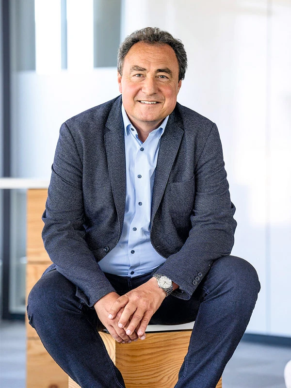 Dr. Jörg Eßlinger