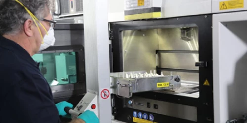 Video: High-tech manufacturing process in use at MTU: Additive manufacturing